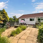 Broadstone Cottage